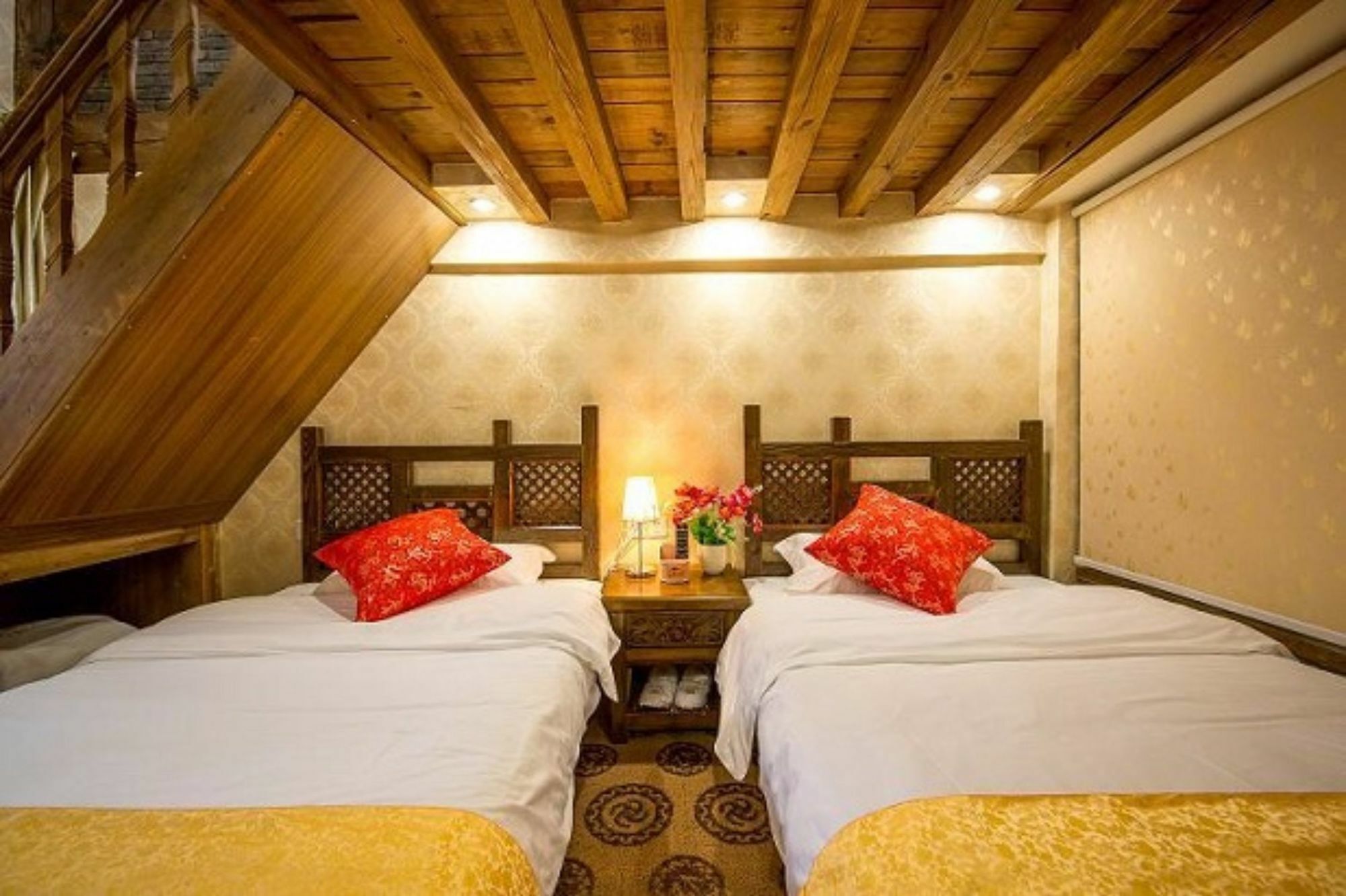 He Mu Ju Inn Zhongyi Branch Lijiang  Extérieur photo